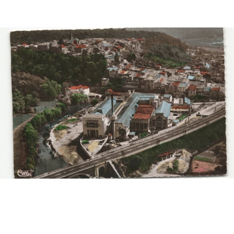 LIVERDUN: le village et la conserverie vue aérienne 10x15 - très bon état