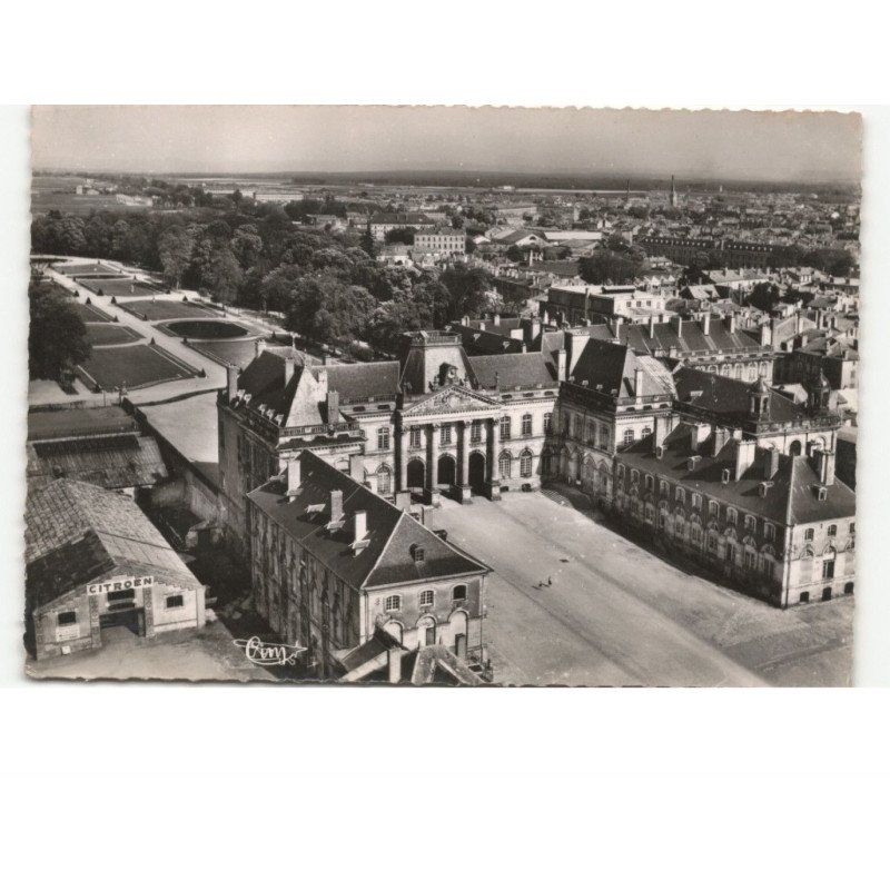 LUNEVILLE: ensemble château, bosquets vue aérienne 10x15 - très bon état