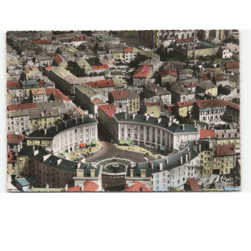 TOUL: la place des 3 evêches vue aérienne 10X15 - très bon état