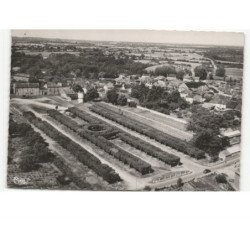 GENCAY: au 1er plan, le champ de foire vue aérienne 10x15 - très bon état