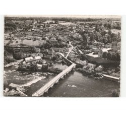 L'ISLE-JOURDAIN: le pont saint-sylvain sur la vienne et, au loin, la ville vue aérienne 10x15 - très bon état