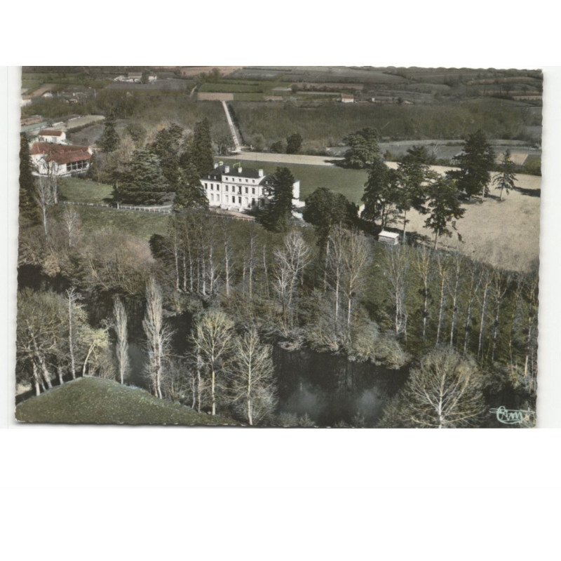 JOUHET: le château, colonie de vacances vue aérienne 10x15 - très bon état