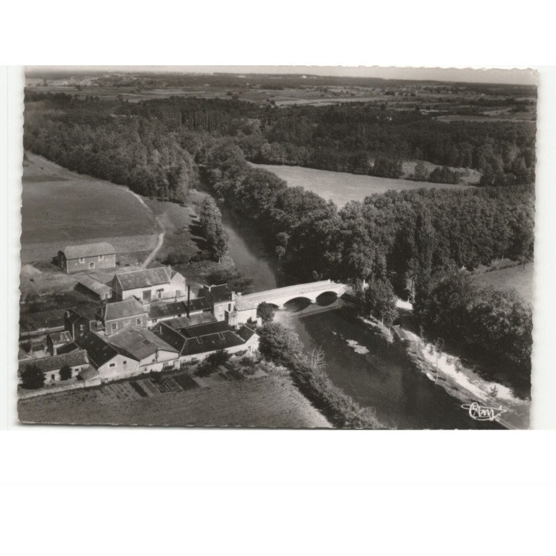 DISSAY: vallée du clain et usine guérin et Co vue aérienne 10x15 - très bon état