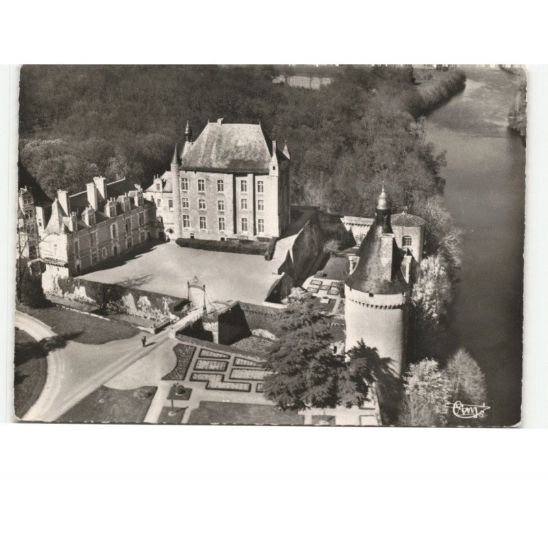 BONNES: le château du touffou du XIIe siècle vue aérienne 10x15 - très bon état