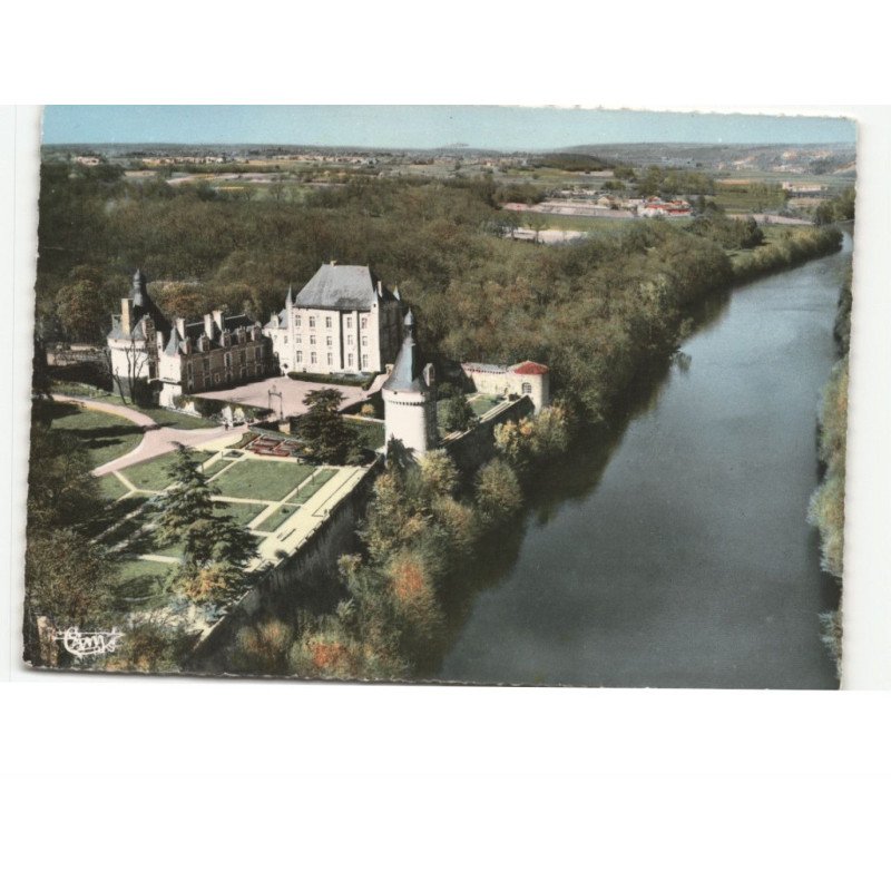BONNES: le château du touffou vue aérienne 10x15 - état