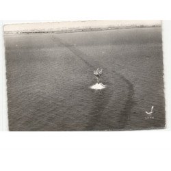 ILE DE NOIRMOUTIER: passage du gois, la route nationale 148 recouverte par la mer vue aérienne 10x15 - très bon état