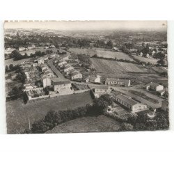 POUZAUGES: la cité de la pierre blanche vue aérienne 10x15 - très bon état