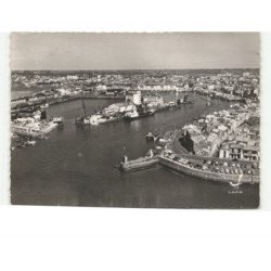 LES SABLES D'OLONNE: le port vue aérienne 10x15 - très bon état