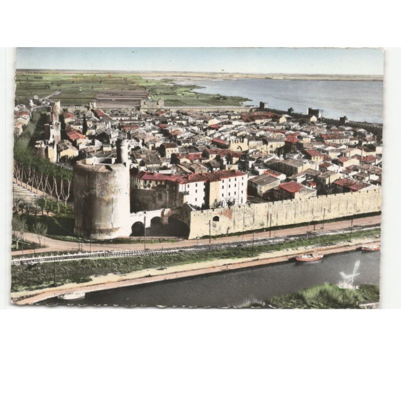 AIGUES-MORTES: vue générale et la tour de constance vue aérienne 10x15 - très bon état