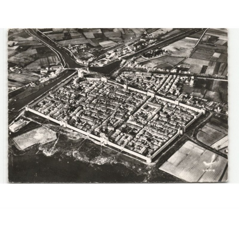 AIGUES-MORTES: vue générale vue aérienne 10x15 - très bon état