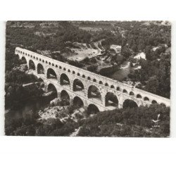 GARD: pont du gard, l'aqueduc romain sur le gard et vue panoramique vue aérienne 10x15 - très bon état