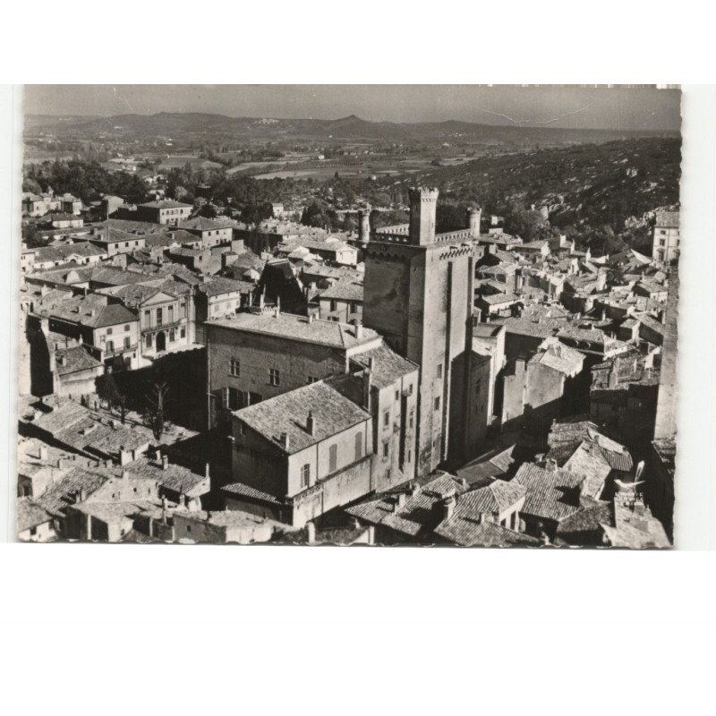 UZES: la tour bermonde, donjon du duché vue aérienne 10x15 - très bon état
