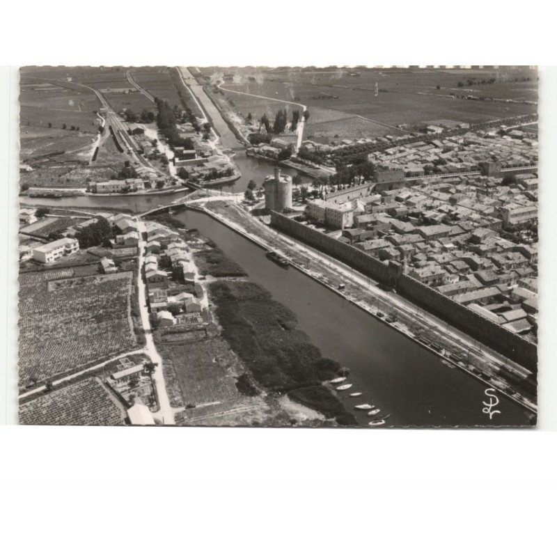AIGUES MORTES: vue aérienne 10x15 - très bon état