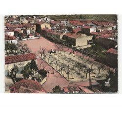 VERGEZE: la grande place vue aérienne 10x15 - très bon état