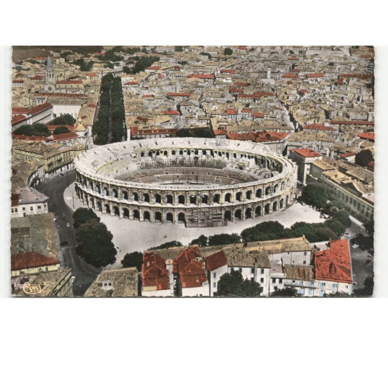 NIMES: vue sur les arènes vue aérienne 10x15 - très bon état