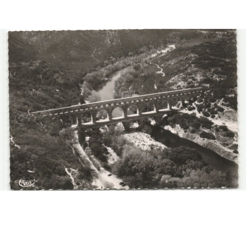 GARD: pont du gard vue générale vue aérienne 10x15 - très bon état