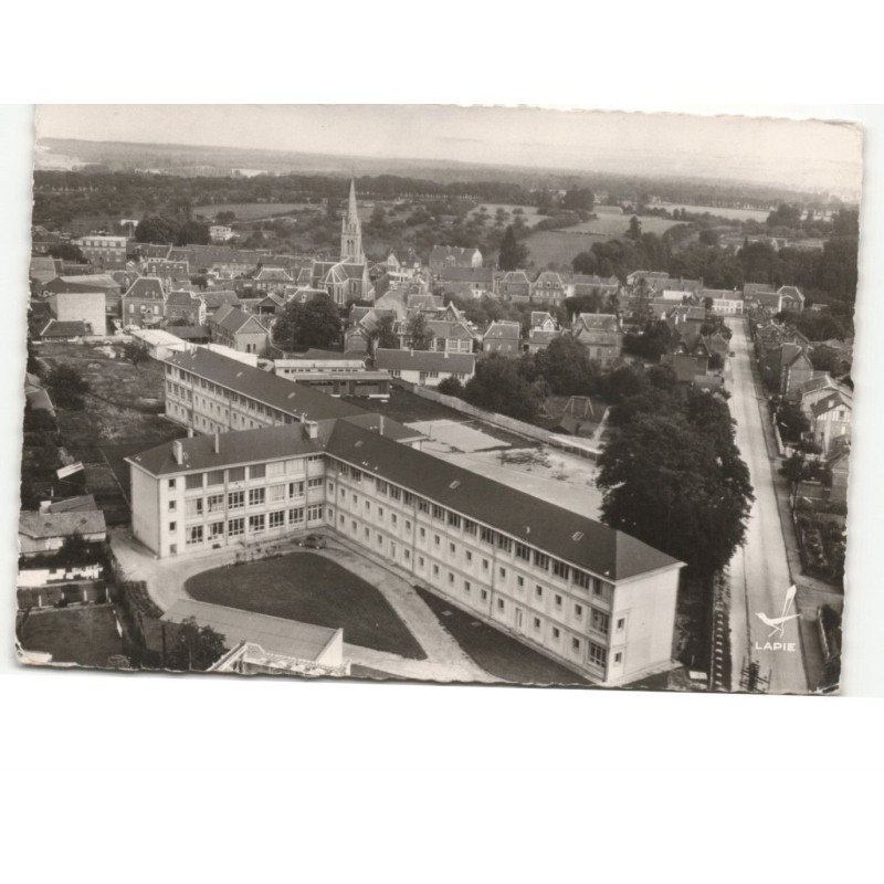 FORGES-les-EAUX: le groupe scolaire saint-exupéry vue aérienne 10x15 - très bon état