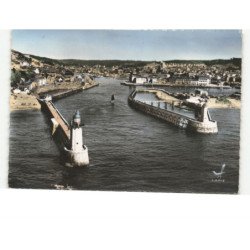 FECAMP: le phare et les jetées du port vue aérienne 10x15 - très bon état