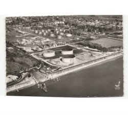 NOTRE-DAME-de-GRAVENCHON: le bac sur la seine et vue d'ensemble des raffineries vue aérienne 10x15 - très bon état