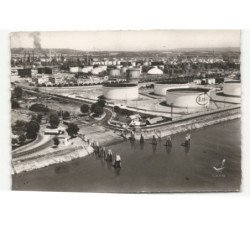 NOTRE-DAME-de-GRAVENCHON: les raffineries de pétrole de port jérôme vue aérienne 10x15 - très bon état