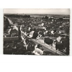 LE MESNIL-ESNARD: route de paris et vue d'ensemble au fond le relais de télévision vue aérienne 10x15 - très bon état