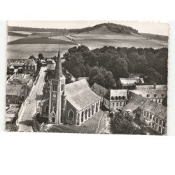 MESNIERES-en-BRAY: l'église vue aérienne 10x15 - très bon état