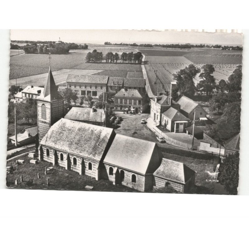 LA POTERIE: place de l'église vue aérienne 10x15 - très bon état