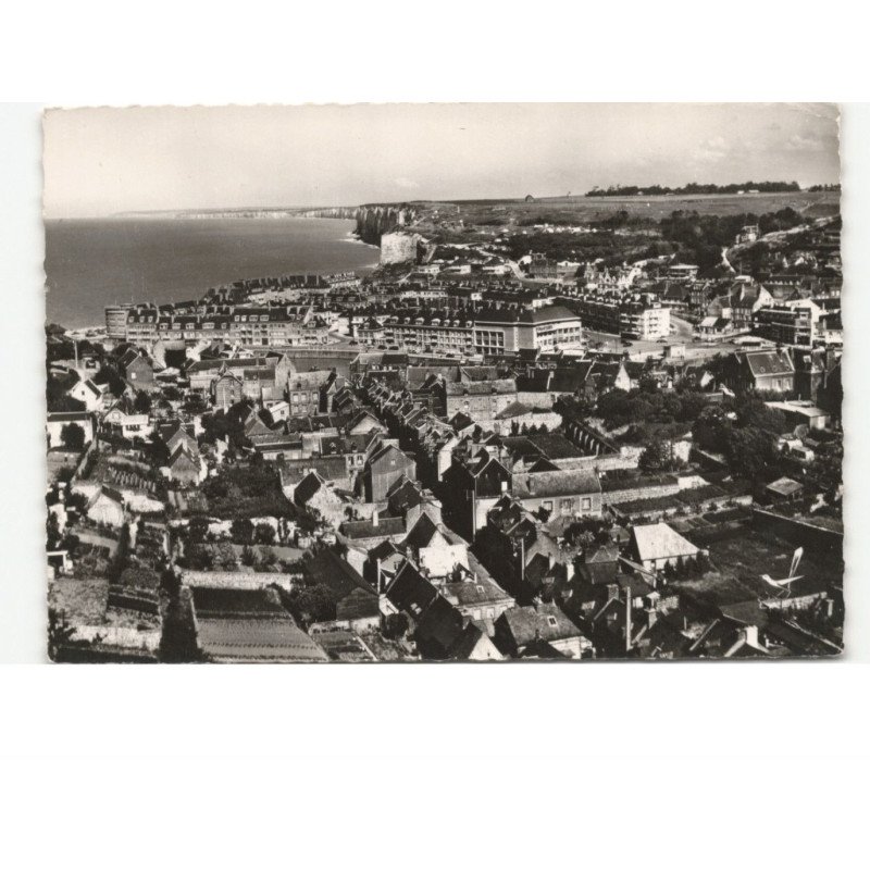 SAINT-VALERY-en-CAUX: vue générale et falaises est vue aérienne 10x15 - état