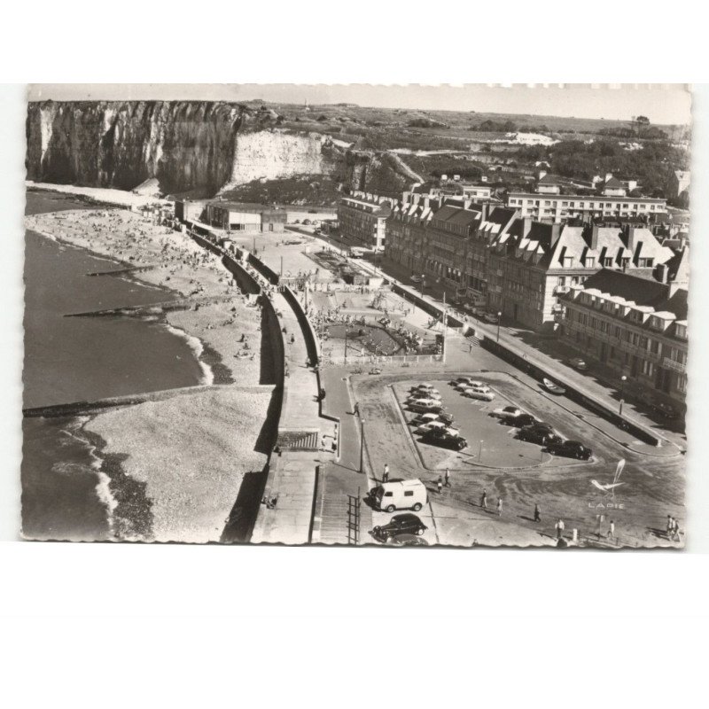 SAINT-VALERY-en-CAUX: plage et jardin d'enfants vue aérienne 10x15 - très bon état