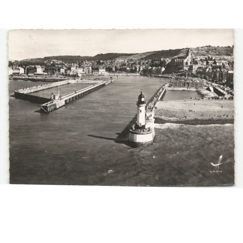 LE TREPORT: l'avant-port et vue générale vue aérienne 10x15 - très bon état