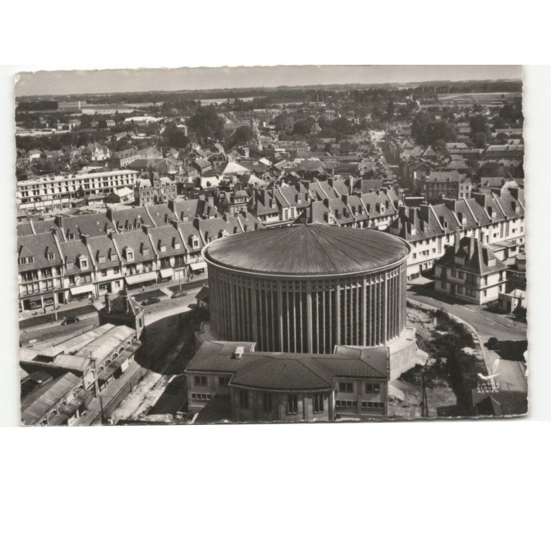 YVETOT: l'église saint-pierre et le mail vue aérienne 10x15 - très bon état