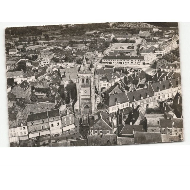 AUMALE: l'église (monument historique XVe siècle) vue aérienne 10x15 - très bon état