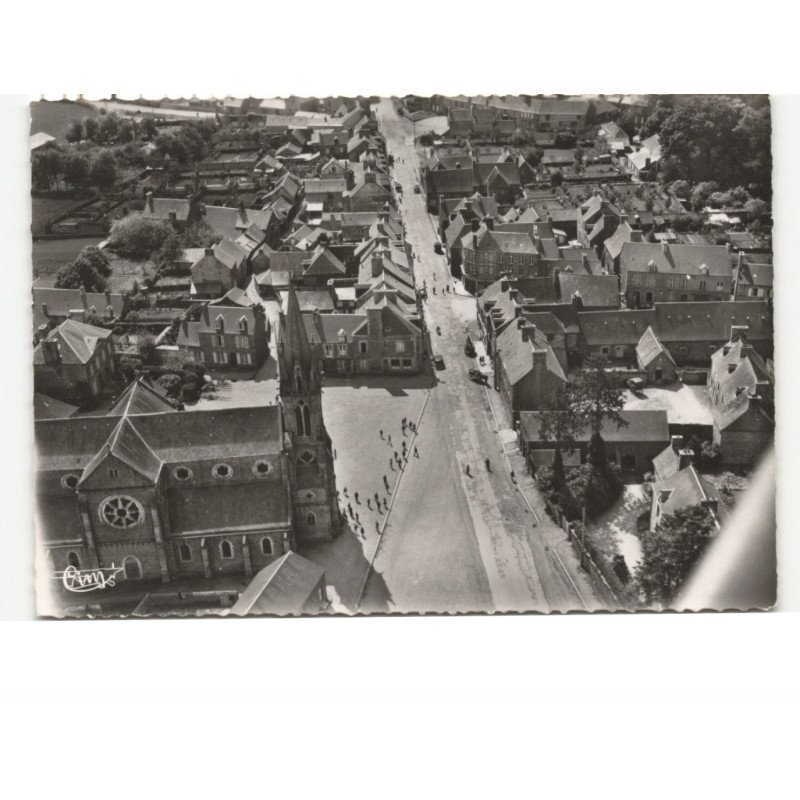 LANDIVY: vue générale vue aérienne 10x15 - très bon état
