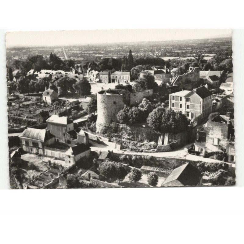 SAINTE-SUZANNE: ruines du vieux château, la tour sud et les remparts XVe siècle vue aérienne 10x15 - très bon état
