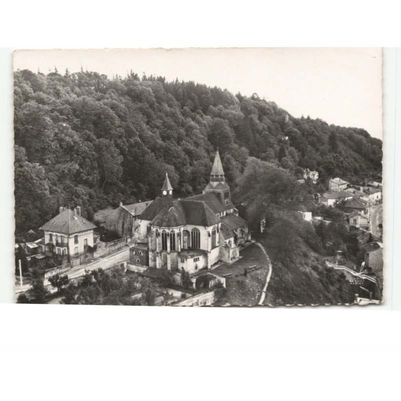 CLERMONT-en-ARGONNE: l'église 16e siècle vue aérienne 10x15 - très bon état
