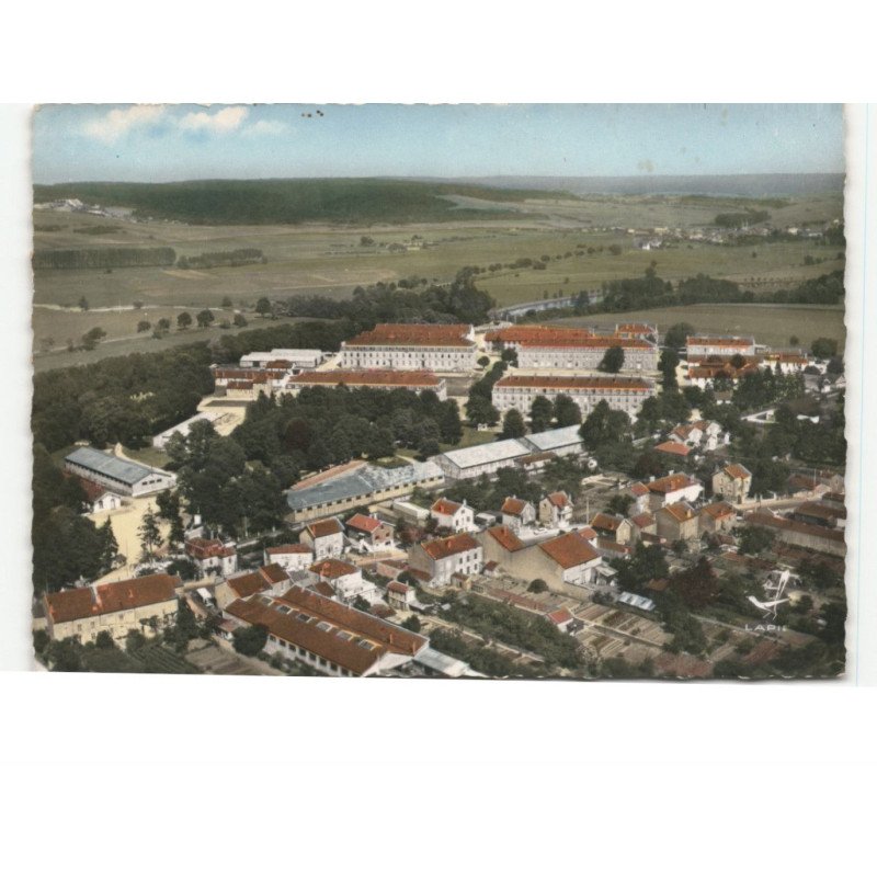 COMMERCY: vue générale sur la casernes vue aérienne 10x15 - très bon état