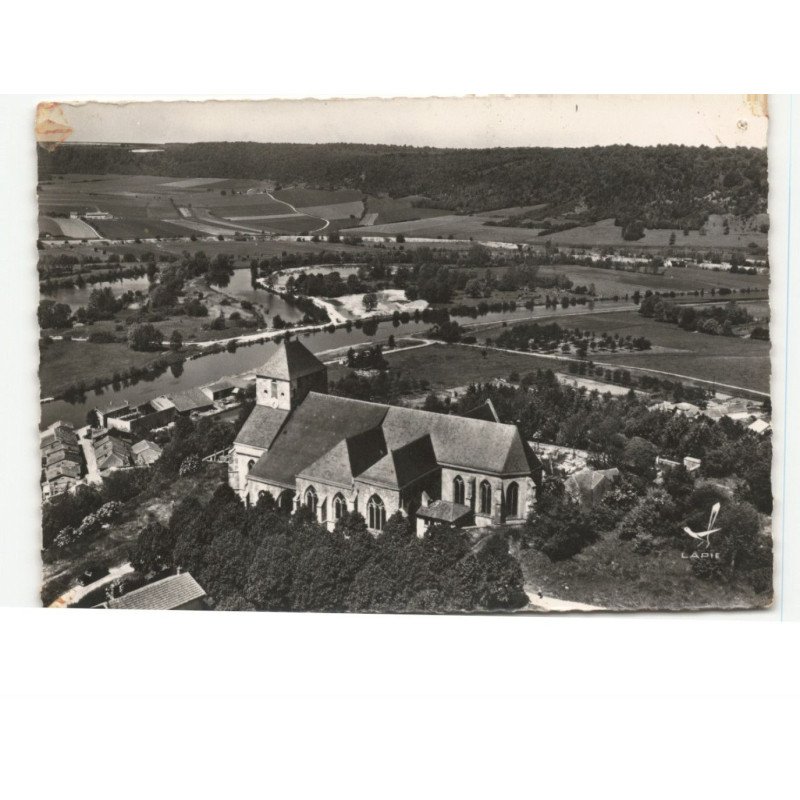 DUN-sur-MEUSE: l'église notre-dame 12e siècle et la vallée de la meuse vue aérienne 10x15 - très bon état