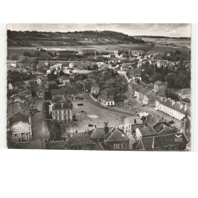MONTMEDY: place raymond poincaré et palais de justice vue aérienne 10x15 - état