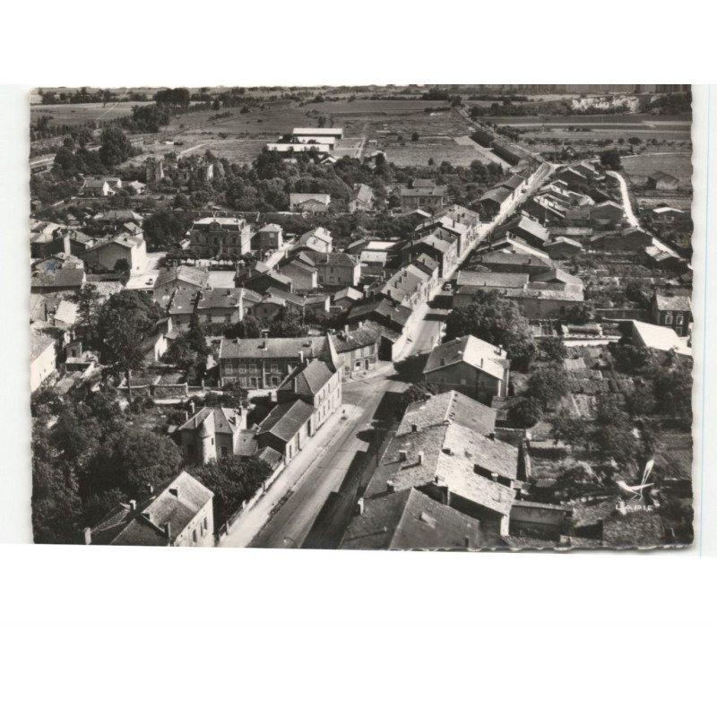 SAMPIGNY: la grande rue vue aérienne 10x15 - très bon état