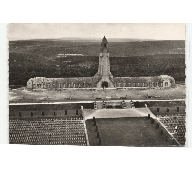 VERDUN: l'ossuaire de douaumont vue aérienne 10x15 - très bon état