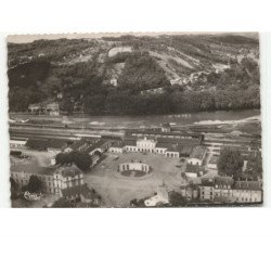 BAR-le-DUC: l'esplanade de la gare et le monument poincaré vue aérienne 10x15 - état