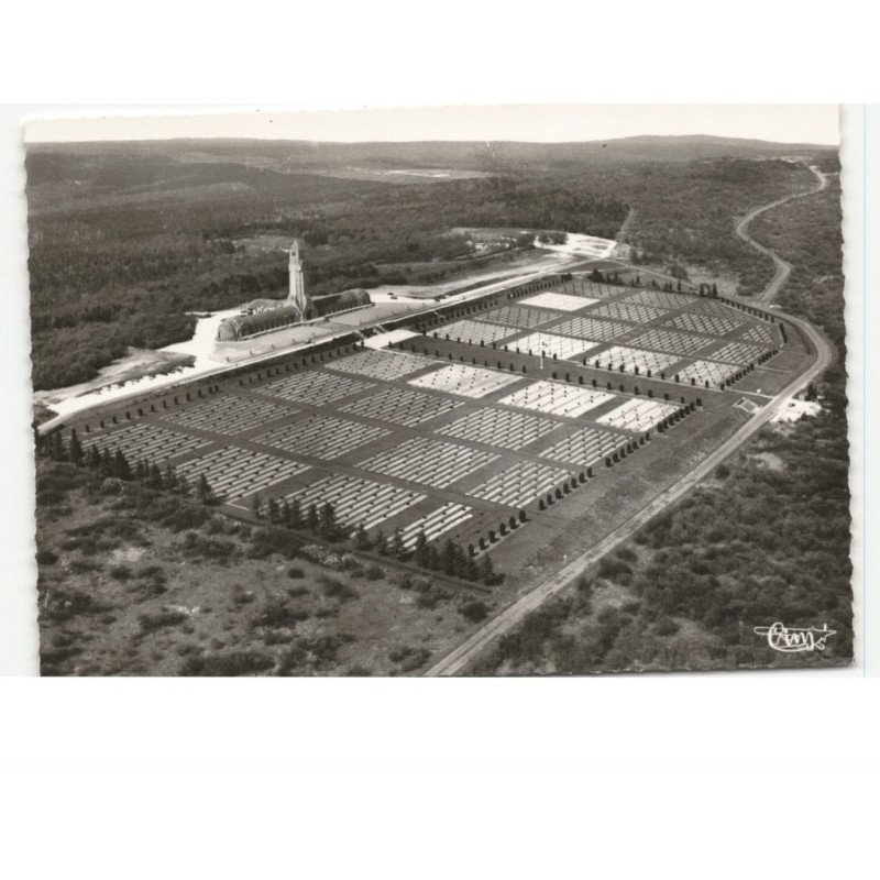 DOUAUMONT: l'ossuaire vue aérienne 10x15 - très bon état