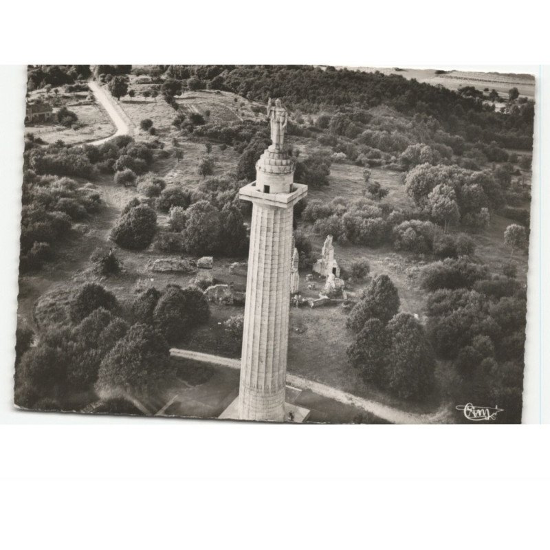 MONTFAUCON: le monument américain, la partie supérieure vue aérienne 10x15 - très bon état