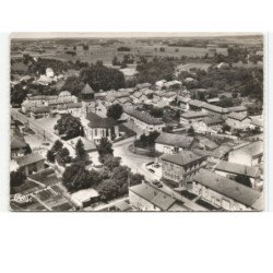 TRIAUCOURT-en-ARGONNE: l'église la mairie la place vue aérienne 10x15 - très bon état