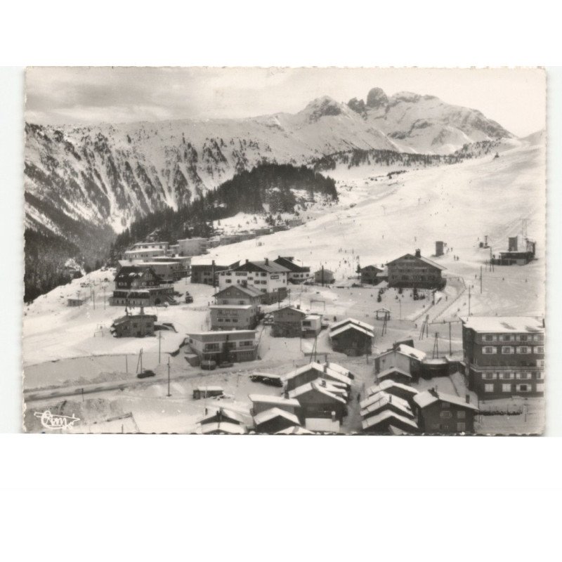 MORIOND-L'ENSOLEILLEE: vue générale, vallée de courchevel vue aérienne 10x15 - très bon état