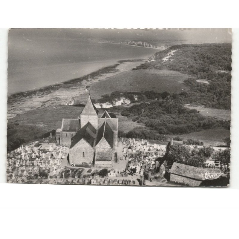VARENGEVILLE-sur-MER: l'église sur la falaise face à la mer vue aérienne 10x15 - très bon état