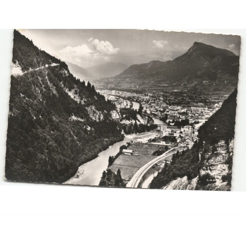 CLUSES: vue générale et la pointe d'orchez vue aérienne 10x15 - très bon état