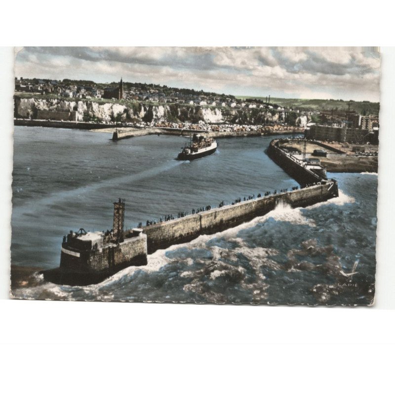 DIEPPE: la jetée, l'entrée du paquebot venant de newhaven vue aérienne 10x15 - état