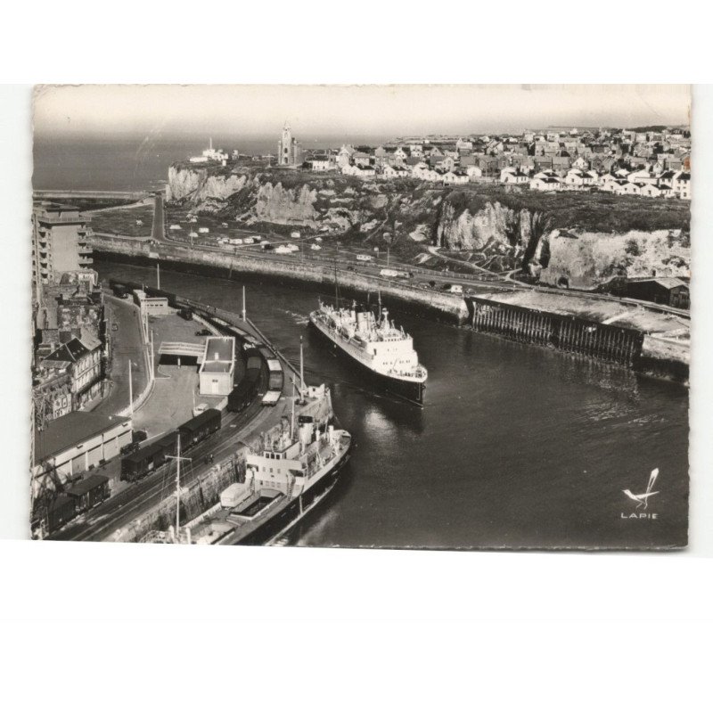 DIEPPE: le chenal et vue sur l'église notre-dame de bon-secours vue aérienne 10x15 - très bon état