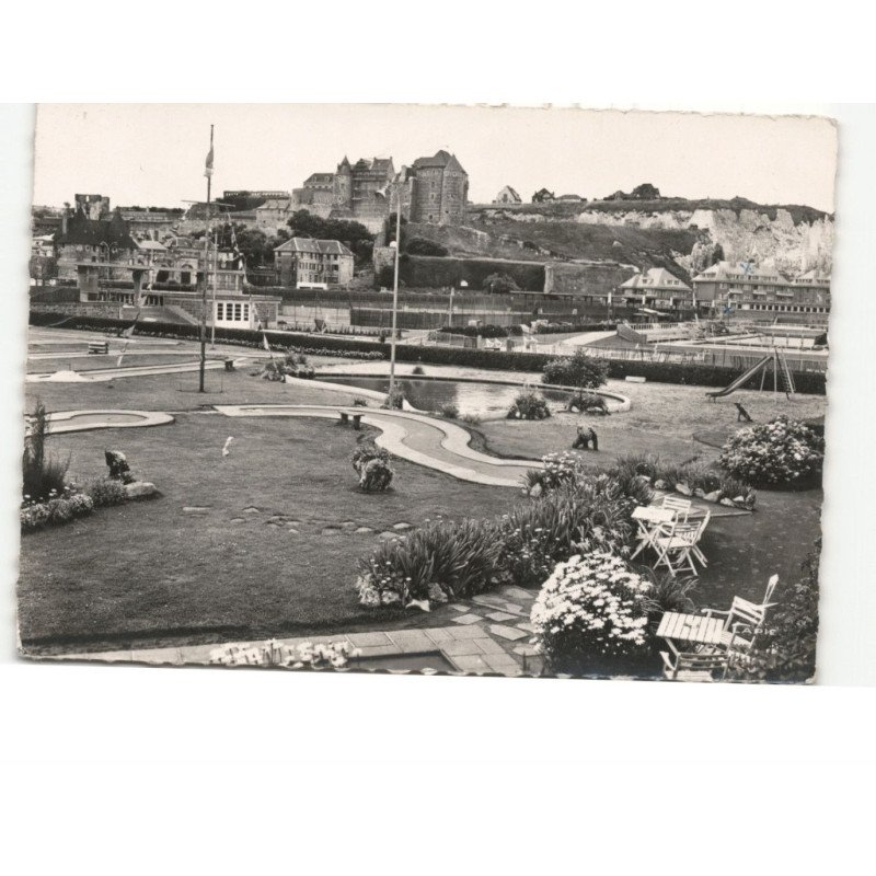 DIEPPE: le golf miniature, la pisicine et vue sur le château vue aérienne 10x15 - très bon état